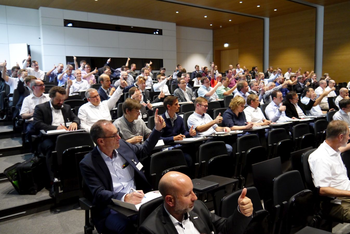 VectorForum2018_Enthusiastic_Attendees__P1140023.jpg VectorForum2018_Enthusiastic_Attendees__P1140023.jpg